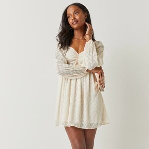 Francesca’s Gianna Long Sleeve Jacquard Mini Dress